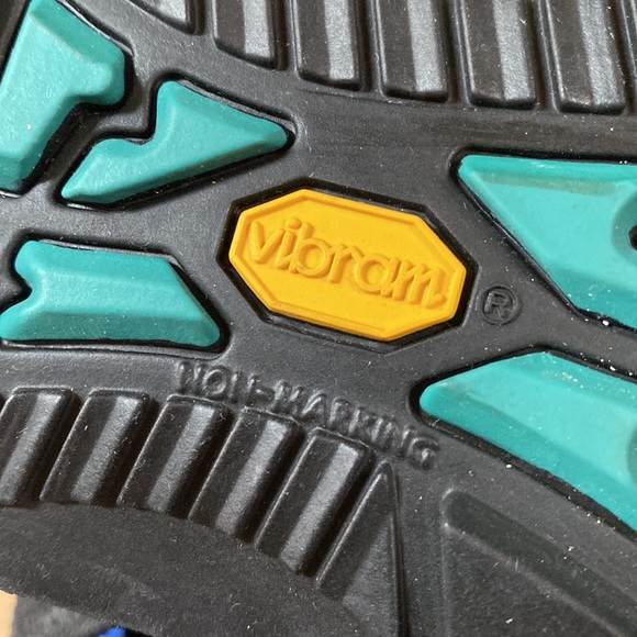 Chaco sandals in excellent condition. - Picture 5 of 6